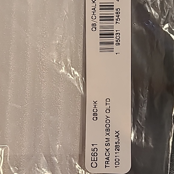 Was a gift from my work but not my style. - Picture 3 of 4